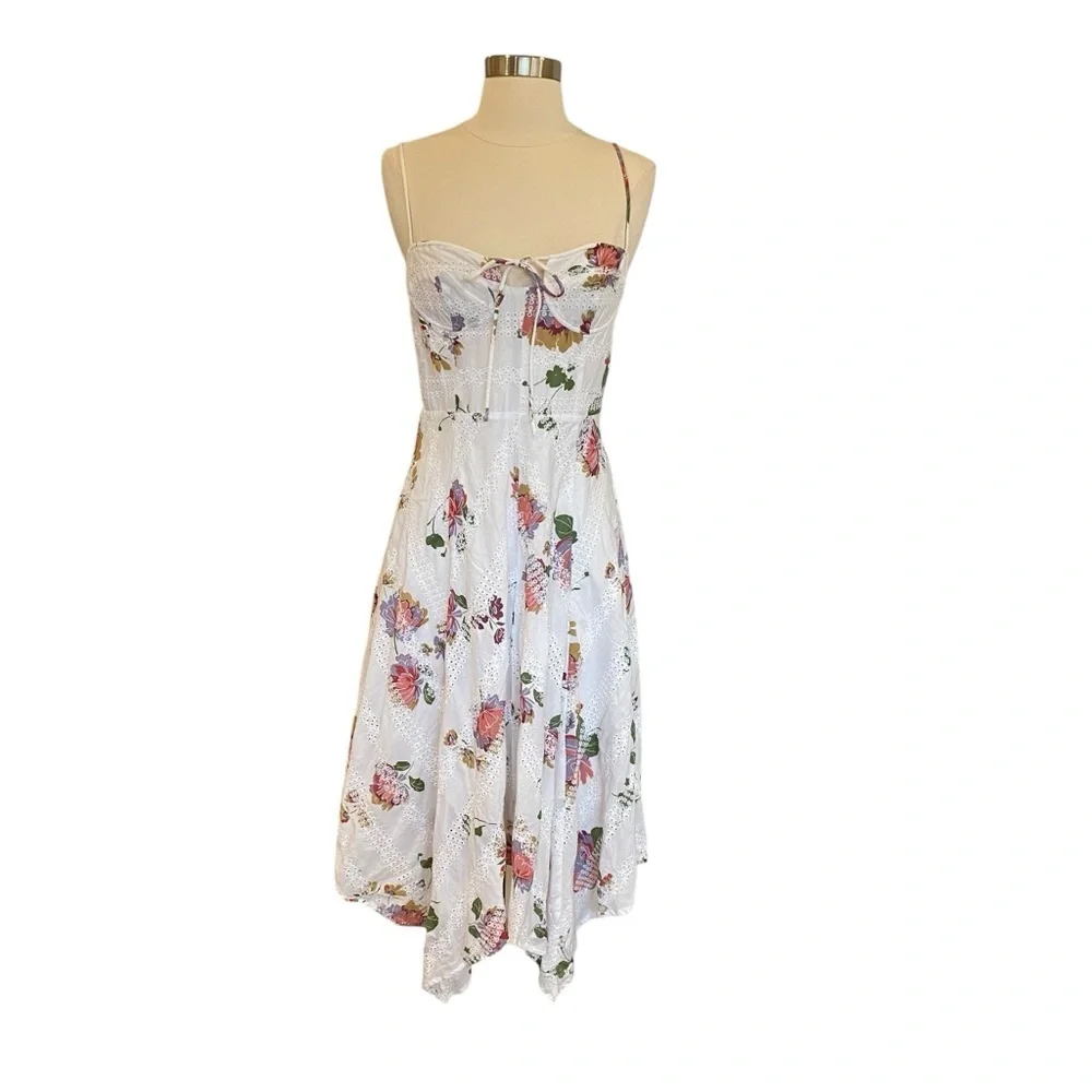 Wayf Hampshire Handkerchief Dress in Floral Printed Eyelet Lace Like New - Picture 2 of 11